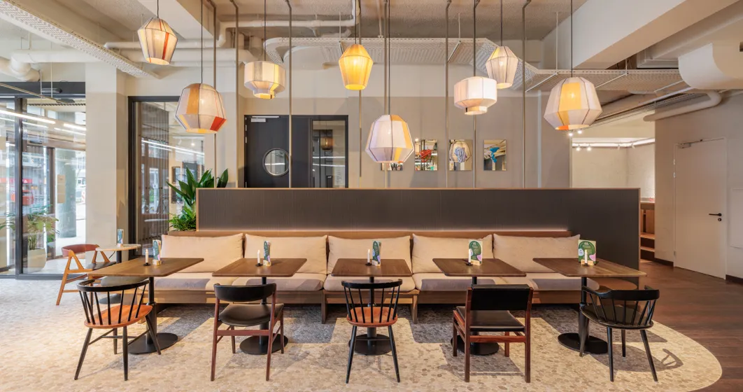 tables in the u bar at the usual