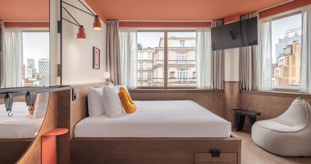 the corner the usual brussels